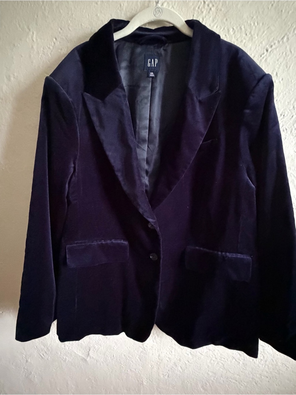 GAP Women's Velvet Blazer in Navy